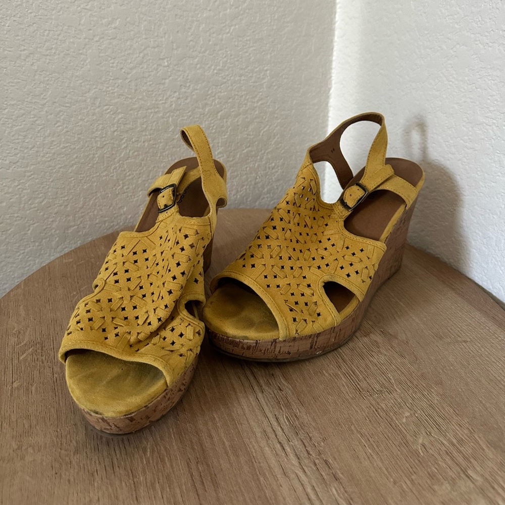 Yellow Wedges